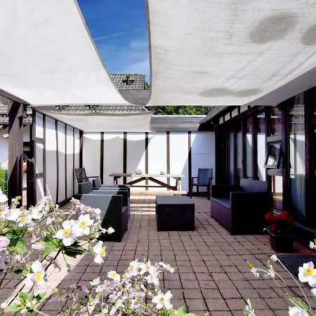 Modern Holiday In Butgenbach Near Forest Vakantiehuis *