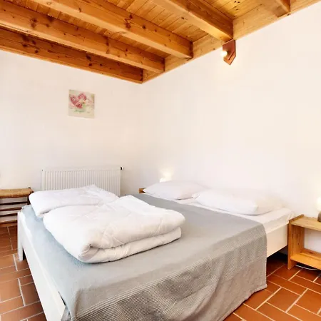 Modern Holiday In Butgenbach Near Forest Vakantiehuis *